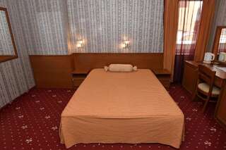 Отель Vesta Hotel Монтана Двухместный номер с 1 кроватью или 2 отдельными кроватями-1